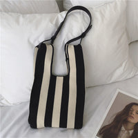 Fashion One-shoulder Black And White Checked Underarm Bag