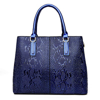 Ladies Handbag In Patent Leather Snake Print