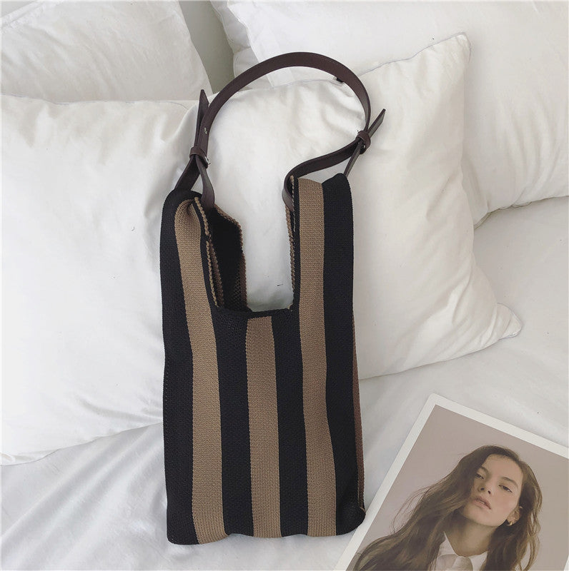 Fashion One-shoulder Black And White Checked Underarm Bag