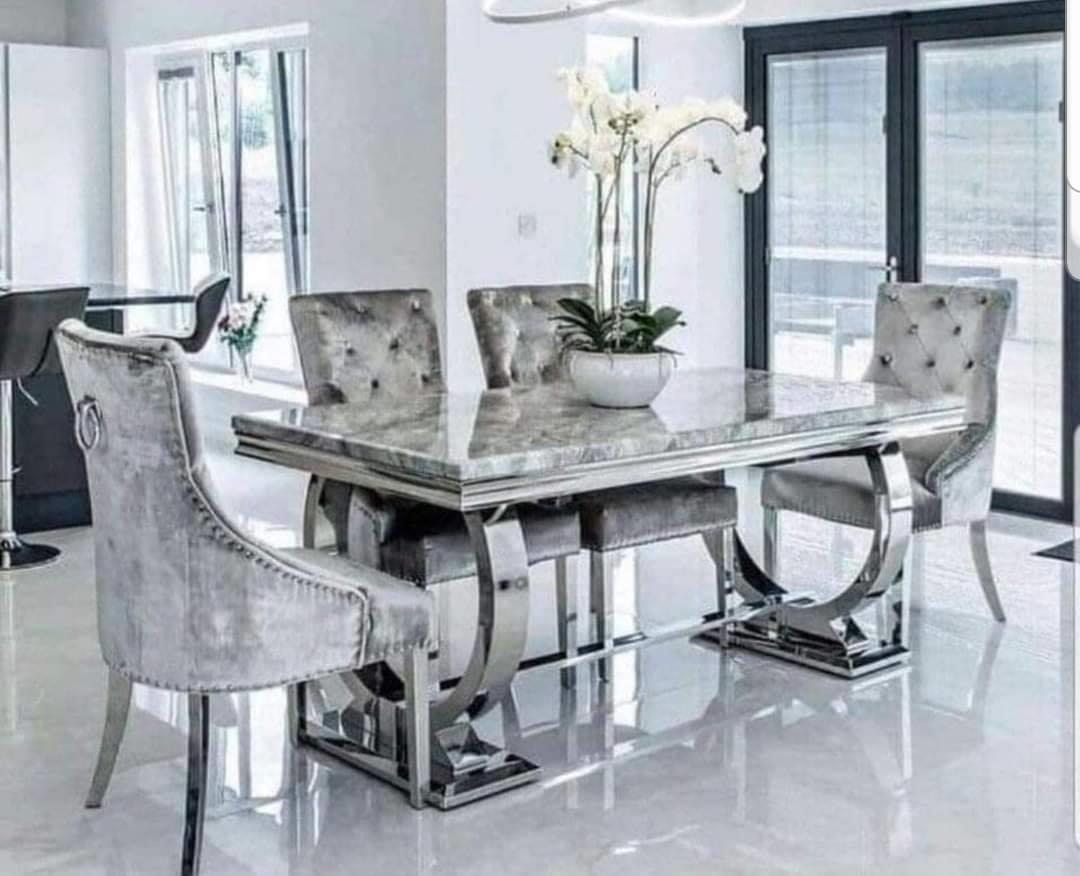 Arriana Dining Table