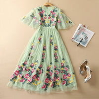 Oversized Swing Positioning Embroidery Flower Lace Dress Green