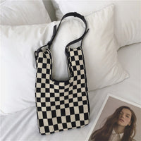 Fashion One-shoulder Black And White Checked Underarm Bag