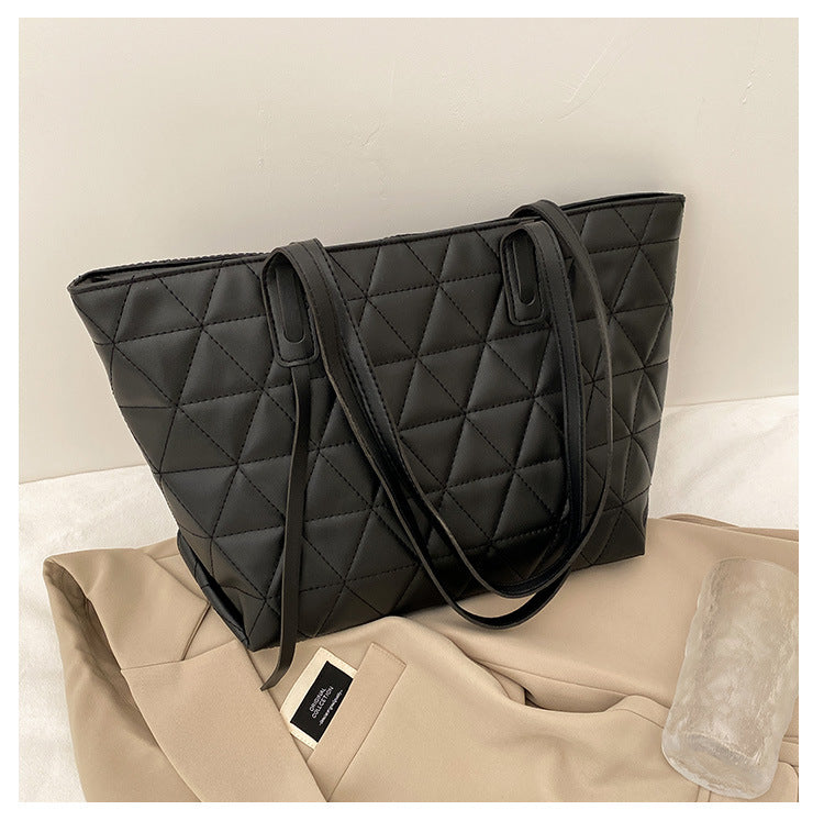 One-shoulder Portable Fashion Trend Commuter Solid Color Design Bag