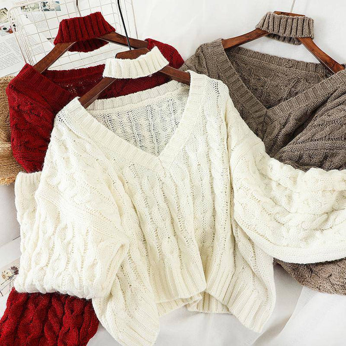 Women's Loose Knit Sweater With Short Neck